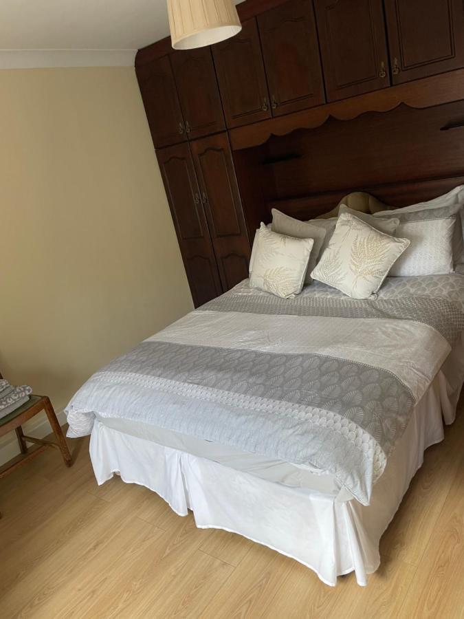 Ferienwohnung Large Townhouse With Gardens Kingscourt Exterior foto